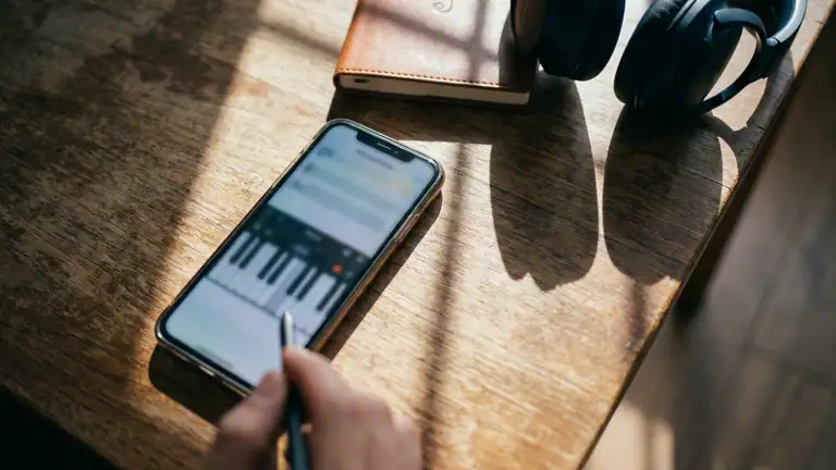 Real Piano toca bien, pero orientarse cuesta header