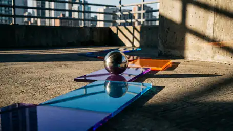 De Muzikale Toetsen van Tiles Hop EDM Rush: Een Diepgaande Analyse header
